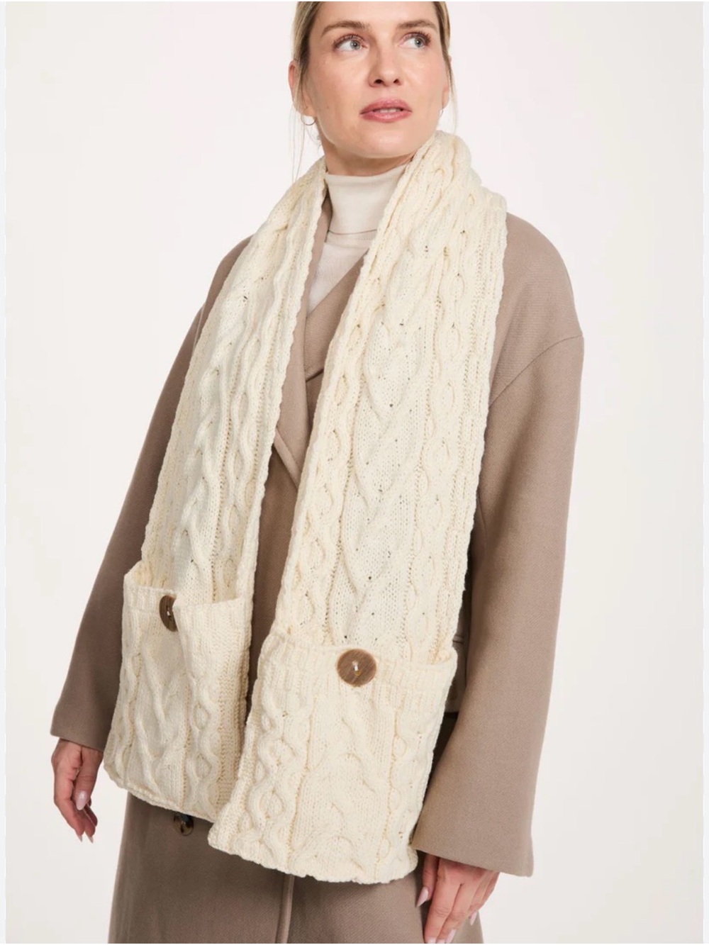 Aran Woollen Mills Merino Wool Cable Knit Moy Pocket Scarf in Cream